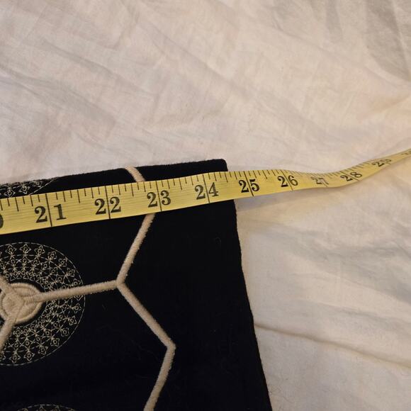 Anne Fontaine Wool Embroidered Cape One Size Honeycomb Pattern HTF Paris - Picture 11 of 11